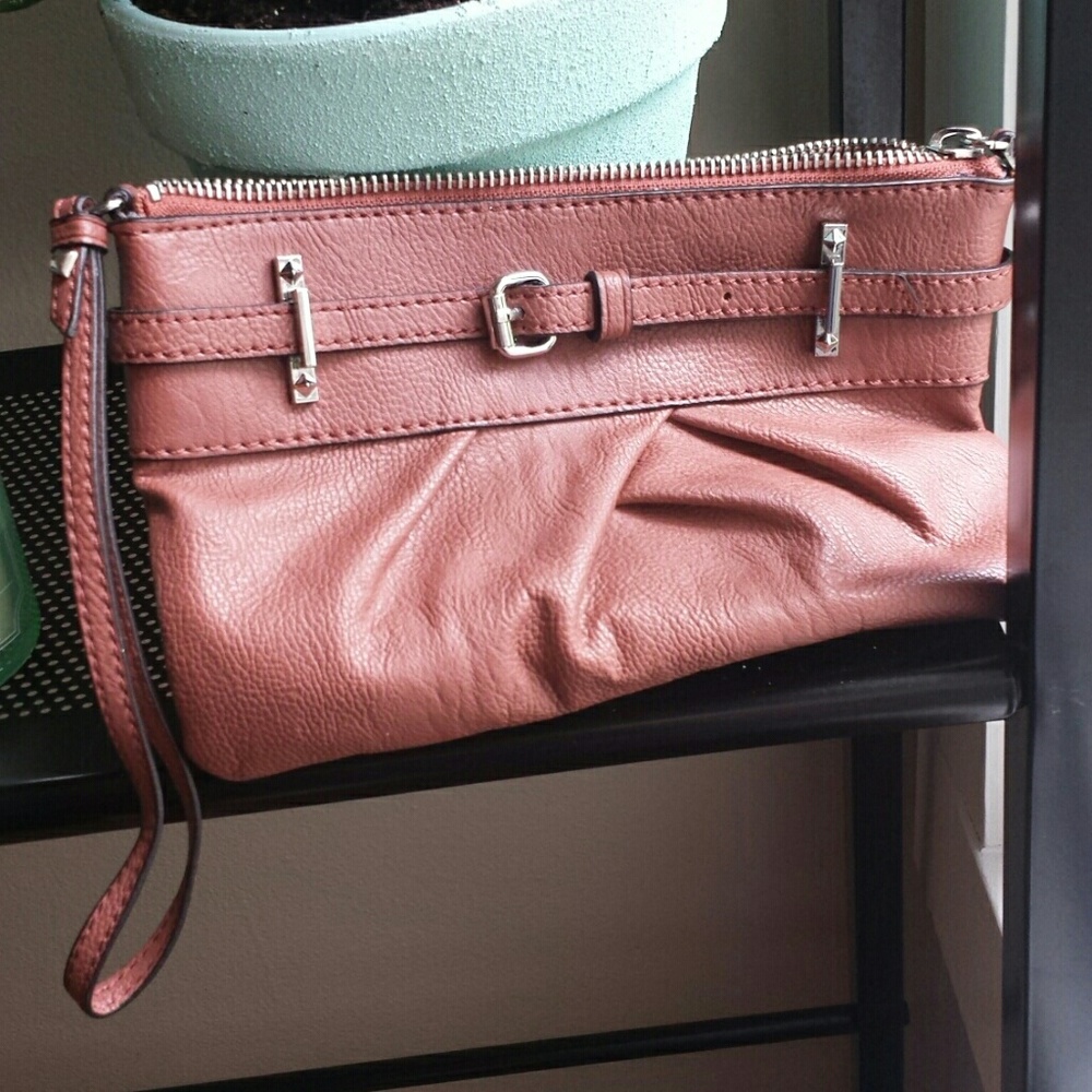 Wallet clutch/wristlet